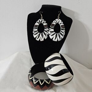 Wooden earrings & bangle set -zebra